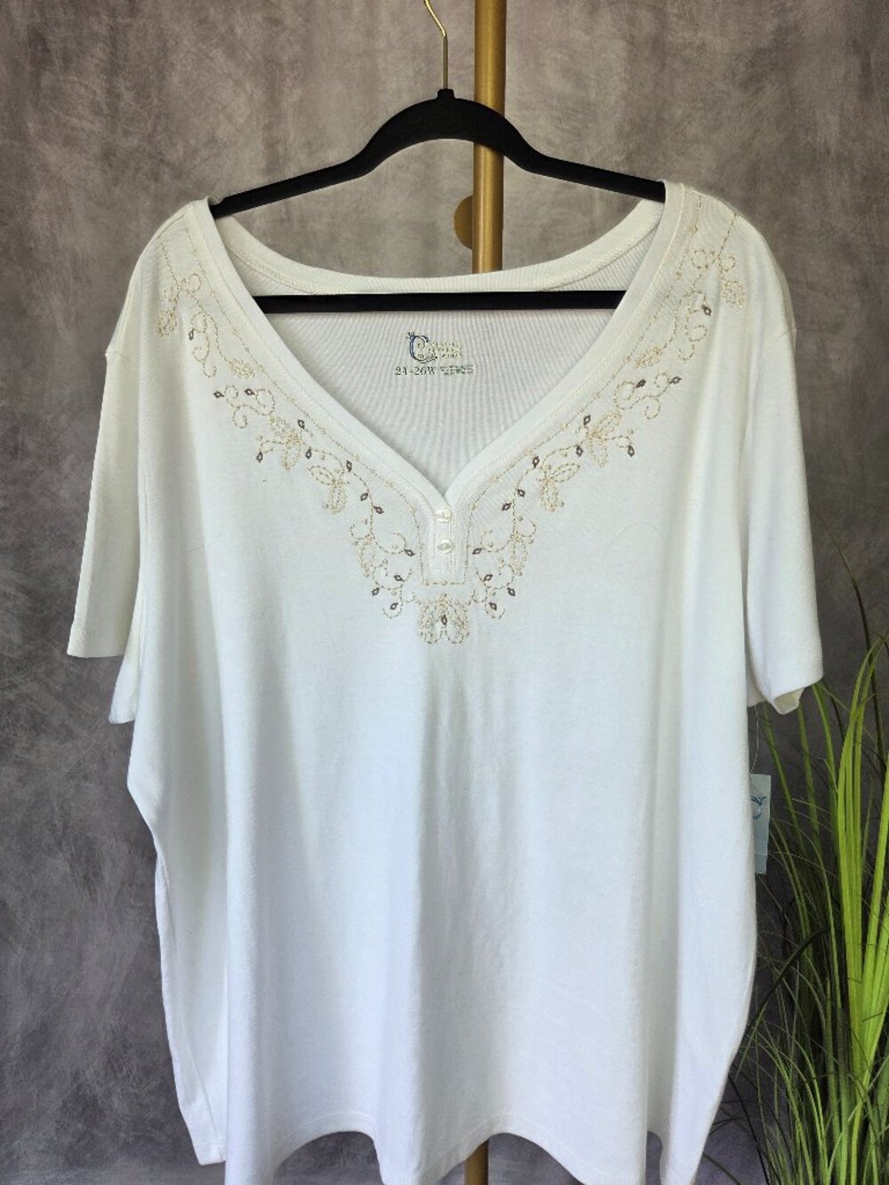 Classic Elements Woman Sweetheart Top W/ Embroidered Neckline Sz 22-24W NWT
